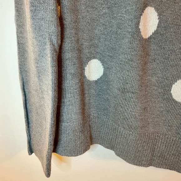 Gap Grey sweater with white polka dots Large - Picture 5 of 11